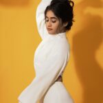 Deepthi Sunaina Instagram – Every wait has a worth. 🫂
#deepthisunaina
.
.
.
.
.
📸: @saikrishna.gunti 
MUA: @panduchalapati 
Hair: @vicky_hairstylist_official