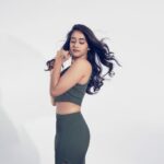 Deepthi Sunaina Instagram – The vibration of being who you are & doing what you love is magnetic.
You will align everything you need
in your life with that energy.
#deepthisunaina
.
.
.
.
.
📸: @saikrishna.gunti 
MUA: @panduchalapati 
Hair: @vicky_hairstylist_official