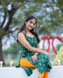 Deepthi Sunaina Instagram - 🍀 #deepthisunaina . . . . . 👗: @navya.marouthu 📸: @landscapephotography19 Location: @nstudios_prewedding