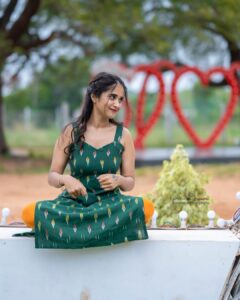 Deepthi Sunaina Instagram - 🍀
#deepthisunaina
.
.
.
.
.
👗: @navya.marouthu 
📸: @landscapephotography19 
Location: @nstudios_prewedding
