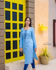 Deepthi Sunaina Instagram - Fall in love with  LEARNING. 🫂❤️
#deepthisunaina
.
.
.
.
.
👗: @navya.marouthu 
📸: @landscapephotography19 
Location: @nstudios_prewedding