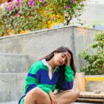 Deepthi Sunaina Instagram - Jab life ho out of control😅 Toh honthon ko kar ke gol😙 Seeti bajaa ke bol😚 All is well🫂❤️ #deepthisunaina