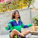 Deepthi Sunaina Instagram – Jab life ho out of control😅
Toh honthon ko kar ke gol😙
Seeti bajaa ke bol😚
All is well🫂❤️
#deepthisunaina
