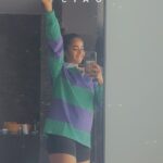 Deepthi Sunaina Instagram – Jab life ho out of control😅
Toh honthon ko kar ke gol😙
Seeti bajaa ke bol😚
All is well🫂❤️
#deepthisunaina