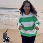 Deepthi Sunaina Instagram - Tu sabar toh kar mere yaar 🤗 Zara saans toh le dildaar 😇 Chal fikar nu goli maar yaar😉 Hai din jindi de chaar 😎 Haule haule ho jayega pyar chaliya 🥰 Haule haule ho jayega pyar❤️🫂 #deepthisunaina Chennai,Tamilnadu