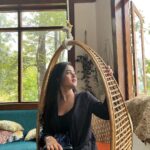Deepthi Sunaina Instagram - Aise kyun? #deepthisunaina