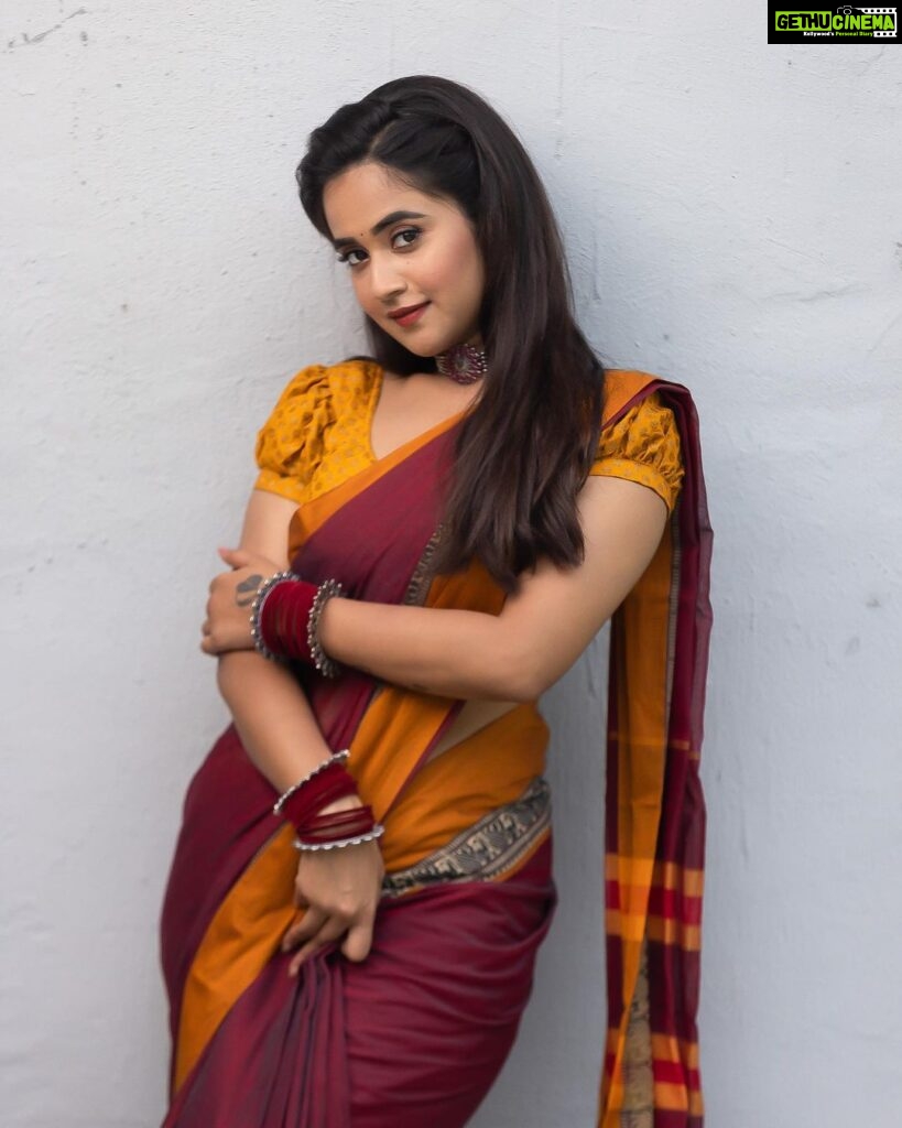 Deepthi Sunaina Instagram - 💛♥️ #deepthisunaina . . . . . . . Outfit: @kulkarni_sisters ❤️ PC: @sandeepgudalaphotography Location: @thedramaland