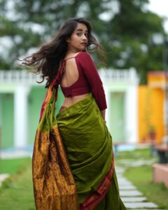 Deepthi Sunaina Instagram - 💚♥️
.
.
.
.
.
Outfit: @kulkarni_sisters 
📸 : @thehashtag_photography 
Location: @mrandmrsstudiohyd
MUA: @panduchalapati