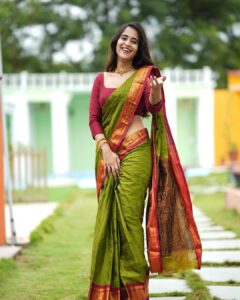 Deepthi Sunaina Instagram - 💚♥️
.
.
.
.
.
Outfit: @kulkarni_sisters 
📸 : @thehashtag_photography 
Location: @mrandmrsstudiohyd
MUA: @panduchalapati