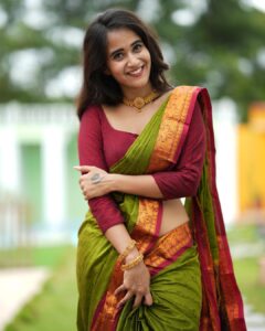 Deepthi Sunaina Instagram - 💚♥️
.
.
.
.
.
Outfit: @kulkarni_sisters 
📸 : @thehashtag_photography 
Location: @mrandmrsstudiohyd
MUA: @panduchalapati