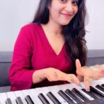 Deepthi Sunaina Instagram - Kushi BGM lovers anyone? 🫂❤️ #deepthisunaina #kushibgm