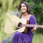 Deepthi Sunaina Instagram - You remember who you were, before the world told you who to be? 🙃👀 #deepthisunaina . . . . Outfit: @navya.marouthu 📸: @jus_sonu