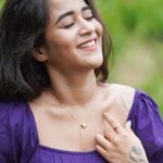 Deepthi Sunaina Instagram - You remember who you were, before the world told you who to be? 🙃👀 #deepthisunaina . . . . Outfit: @navya.marouthu 📸: @jus_sonu