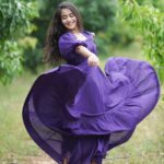 Deepthi Sunaina Instagram - The only true wisdom is to know that you know NOTHING. 🫂❤️👀 #deepthisunaina . . . . Outfit: @navya.marouthu 📸: @jus_sonu