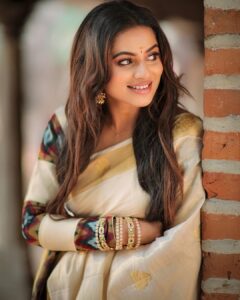 Delna Davis Instagram - The timeless charm of Kerala sarees. 🌾 #classicelegance #onam2023 #onam