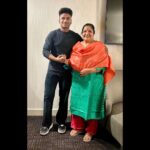Devi Sri Prasad Instagram – With the LEGEND “Chinna Kuyil” CHITRA CHECHI @kschithra in PHILADELPHIA !!🙏🏻🎶❤️

Not just the MUSIC, it is the EVERSHINING SMILE on her FACE that we all need to Learn And Inherit !!

Also made MOM meet Her, and it was Adorable to watch them talk n chat about many things ! ❤️🎶🙏🏻

❤️❤️🎶🎶🙏🏻🙏🏻😍😍

#TANA
@tanaconference2023 

#DSPOoAntavaTourUSA

@sagar_singer @singergeethamadhuri @vedalahemachandra @prudvichandra @indravathi__chauhan @rita.thyagarajan @imoney106 @amritha.ram northamericanteluguassociation @peoplemediafactory @chandiniduvvuri @ujwal_kasthala @ursanasuya @itsmounima @tanaconference2023 @bata.events @mbliveevents @seattlesreekanth 
@vishwaprasad.tg