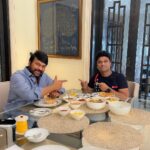 Devi Sri Prasad Instagram - HAPPIEST MUSICAL BDAY to d Evergreen , 1 & Only MEGA⭐️ Dearest @chiranjeevikonidela sir ❤️🎂🎶🎂❤️ Not Only Ur Stardom sir, Ur Love & Affection towards people is MAGNANIMOUS always🙏🏻❤️ ThankU 4 this Cute Surprise Gift.. #Burberry Glasses that day at d Breakfast dear sirr😍😎 YOU r a LIFETIME GIFT to Us🙏🏻🎶❤️ #HBDmegastarchiranjeevi @sushmitakonidela