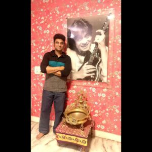 Devi Sri Prasad Instagram - THANK U All 4 showering so much love on my MUSIC that blessed me wit d #NATIONALAWARD for BEST MUSIC DIRECTOR for #PUSHPA 
#PushpaTheRise
🎶❤️🙏🏻

My 1st & Foremost THANKS & PRANAMS to 
My Mother SIROMANI garu,
My Father Sri.SatyaMurty Garu
&
My Guru Sri.Mandolin.U.Shrinivas Anna 🙏🏻

As sn as I got d news, I told my Mother & then headed to my GURU’s House (my Temple) to seek his blessings🙏🏻❤️

ThankU darling @aryasukku bhai , 
my brother Icon Star @alluarjunonline & @mythriofficial & 
my #DSPTeam ❤️🙏🏻

A lot more people to thank..thru a Video soon..

Love U all ❤️🎶🙏🏻

#69thnationalfilmawards 2023

@sagar_singer @mandolinrajesh