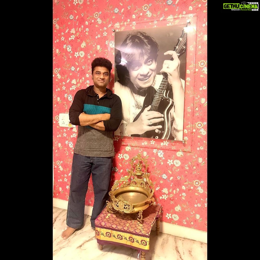 Devi Sri Prasad - 40.3K Likes - THANK U All 4 showering so much love on my MUSIC that blessed me wit d #NATIONALAWARD for BEST MUSIC DIRECTOR for #PUSHPA
#PushpaTheRise
🎶❤️🙏🏻
My 1st & Foremost THANKS & PRANAMS to
My Mother SIROMANI garu,
My Father Sri.SatyaMurty Garu
&
My Guru Sri.Mandolin.U.Shrinivas Anna 🙏🏻
As sn as I got d news, I told my Mother & then headed to my GURU’s House (my Temple) to seek his blessings🙏🏻❤️
ThankU darling @aryasukku bhai ,
my brother Icon Star @alluarjunonline & @mythriofficial &
my #DSPTeam ❤️🙏🏻
A lot more people to thank..thru a Video soon..
Love U all ❤️🎶🙏🏻
#69thnationalfilmawards 2023
@sagar_singer @mandolinrajesh