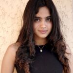 Devika Sanjay Instagram - longing never lost portraits by @by__greg 🖤