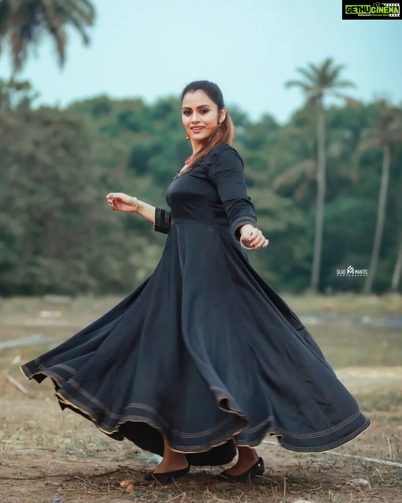 Dhanya Mary Varghese Instagram - Without black, no colour has any depth🖤 MUA: @divyas_makeover_ 👗 :@byhand.in #dhanyamaryvarghese #actor #model #dancer #photography
