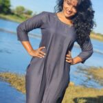 Dhivya Duraisamy Instagram - Gud evng🖤 PC @palani_actor
