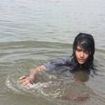 Dhivya Duraisamy Instagram - Exploring thamirabarani river for the 1st time♥in between shoot 😋wo wud mis this chance 🤷‍♀️ #tirunelveli #vaazhai Tirunelveli