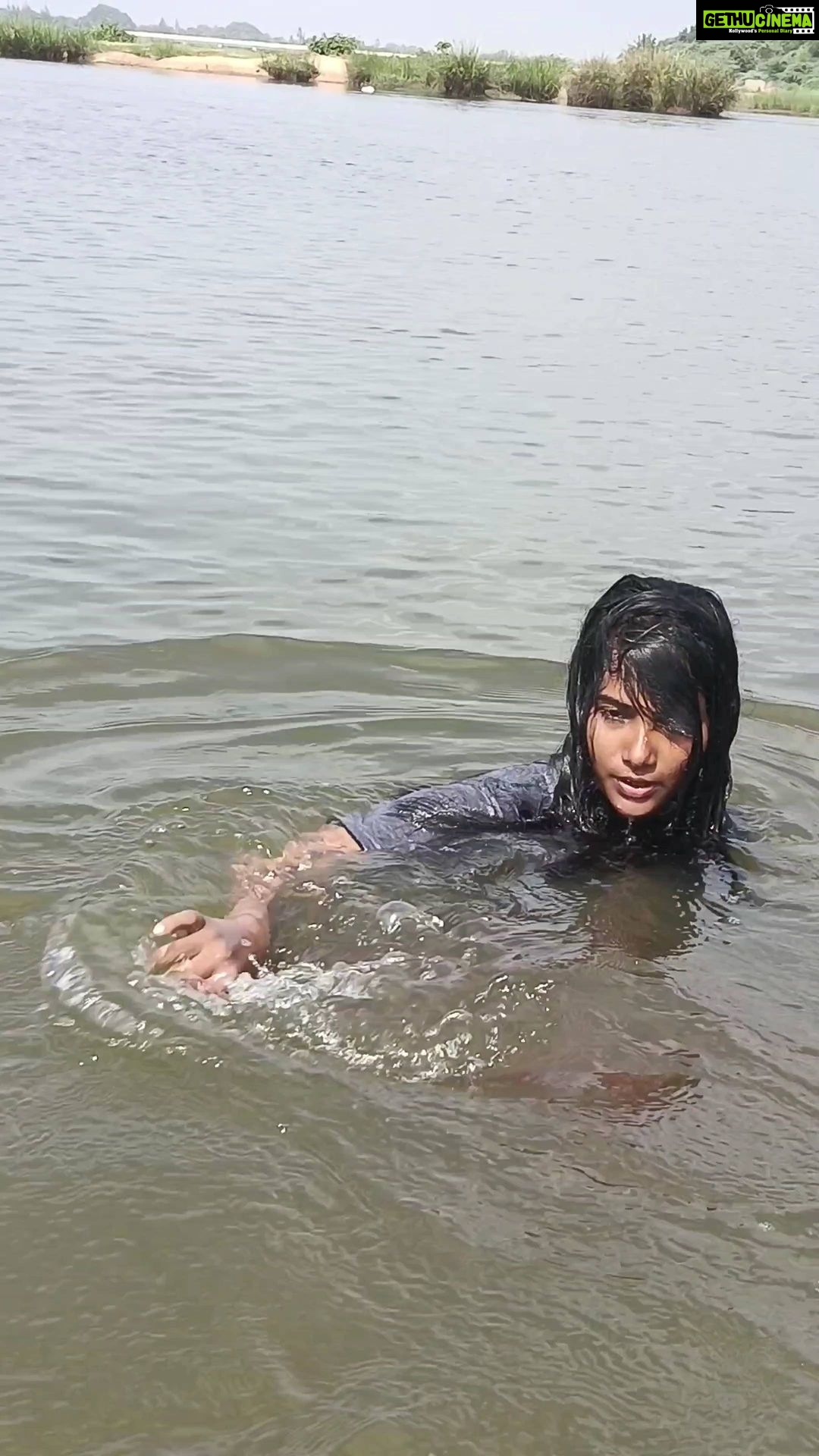 Dhivya Duraisamy - 131.1K Likes - Exploring thamirabarani river for the 1st time♥in between shoot 😋wo wud mis this chance 🤷♀️
#tirunelveli #vaazhai