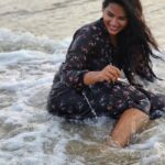 Dhivya Duraisamy Instagram - Beach day🖤