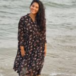 Dhivya Duraisamy Instagram - Beach day🖤