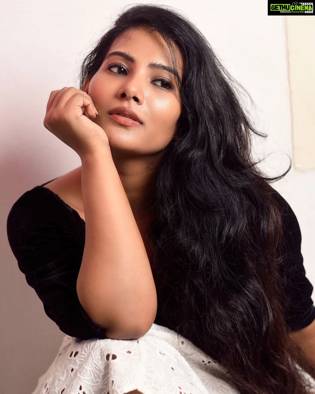 Dhivya Duraisamy Instagram - Pc @evidencemaker Costume @radzstylism