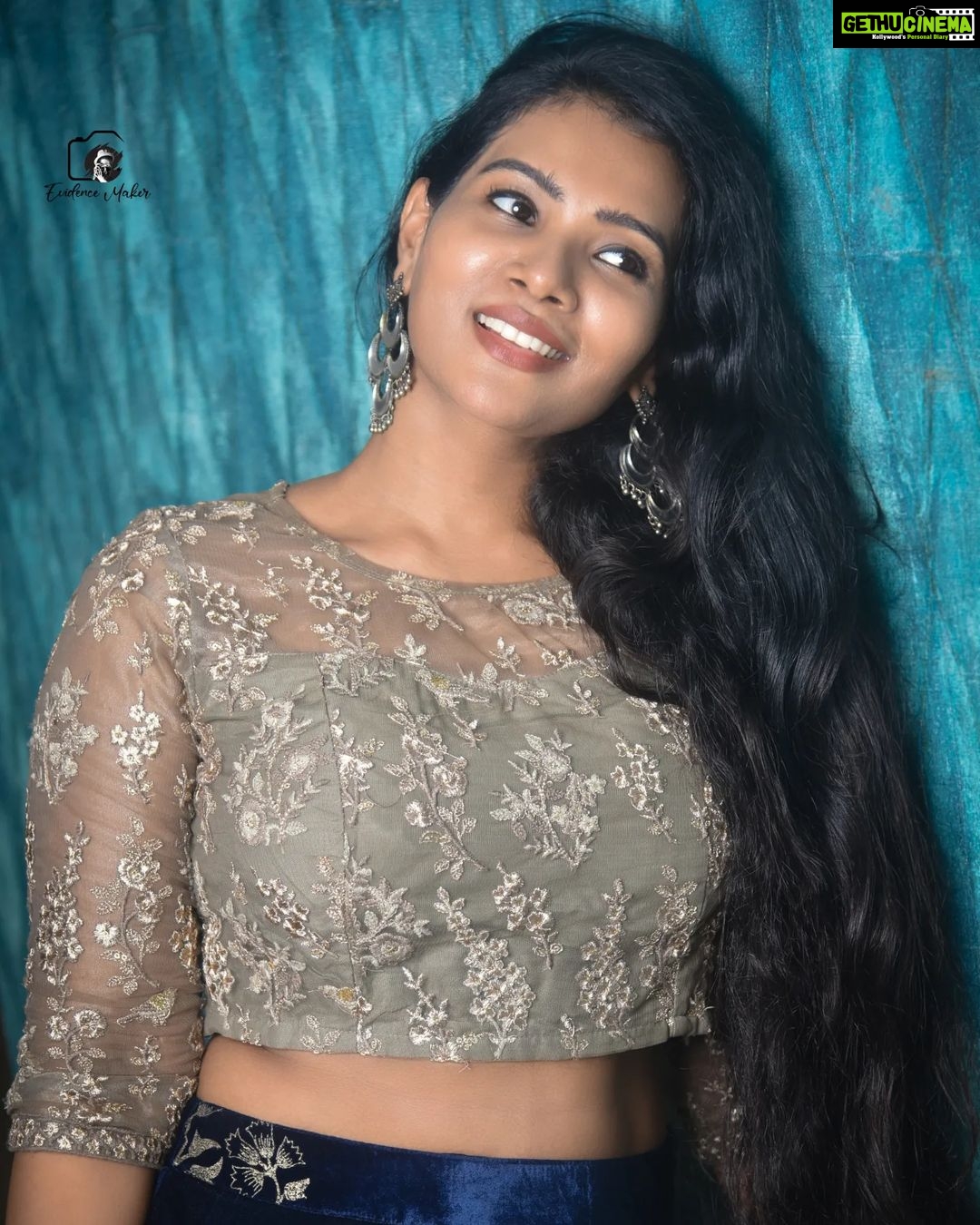 Dhivya Duraisamy Instagram - Pc @evidencemaker Costume @radzstylism