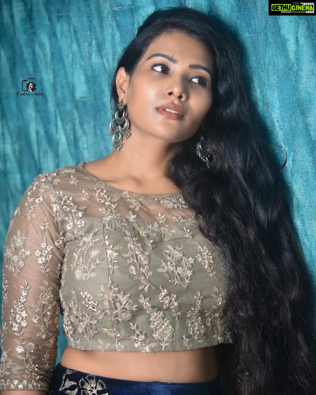 Dhivya Duraisamy Instagram - Pc @evidencemaker Costume @radzstylism