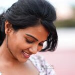 Dhivya Duraisamy Instagram - உன்ன பாத்தா கண்ணு ஊறுதே… கட்டமாகுதே… புத்தி மாறியே சத்தம் போடுதே… ஓஓ…! 😍 Happy Birthday Actress @dhivya__duraisamy Have Great Year 💐 #tamil #actress #dhivya #dhivyadhuraisamy #vazhai #birthday #birthdaywishes #birthdaypost #Rednool