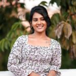 Dhivya Duraisamy Instagram - உன்ன பாத்தா கண்ணு ஊறுதே… கட்டமாகுதே… புத்தி மாறியே சத்தம் போடுதே… ஓஓ…! 😍 Happy Birthday Actress @dhivya__duraisamy Have Great Year 💐 #tamil #actress #dhivya #dhivyadhuraisamy #vazhai #birthday #birthdaywishes #birthdaypost #Rednool