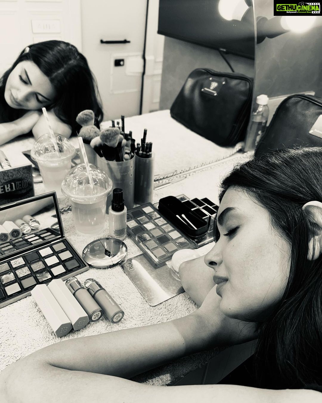 Diana Penty Instagram - And itโs a WRAP. On what has been an incredibly special journey for me. Before we began shooting #Section84, I was beyond excited to be working with @amitabhbachchan for the first time, but also so damn nervous!! But now that weโve been through a film together I can safely say, it has been one of the most enriching experiences of my career. As an actor, I finally know what it means to โBEโ in a scene. Mr. Bachchan allows you to do that, and gives you space to do so much more. Watching and observing him is like witnessing a masterclass. Also, finally got to hang out with @nimratofficial and @nowitsabhi on set ๐โโ๏ธ๐โโ๏ธ. Hereโs proof that weโre actually in the same film ๐ @ribhu_dasgupta, thank you for bringing this whole thing together so beautifully ๐ But more importantly, thank you for making sure our stomachs were always full! Priorities, priorities ๐ #Section84 @reliance.entertainment @filmhangar