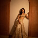Diana Penty Instagram - Saawariya🤍🤎 In this beautiful creation by @gopivaiddesigns for #WeddingDiariesByHilton. Can’t get enough of it 😍 @doubletreebyhilton @oneinfinite_ @shyamnz Makeup: @vardannayak Hair: @hairstories_byseema Photograhper: @ishanzaka