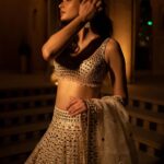 Diana Penty Instagram - Saawariya🤍🤎 In this beautiful creation by @gopivaiddesigns for #WeddingDiariesByHilton. Can’t get enough of it 😍 @doubletreebyhilton @oneinfinite_ @shyamnz Makeup: @vardannayak Hair: @hairstories_byseema Photograhper: @ishanzaka