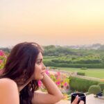 Diana Penty Instagram - View worth waking up for… could get used to this 😍 #TajMahal #TeaWithD Agra, Uttar Pradesh