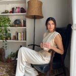 Diana Penty Instagram - Favourite corner, favourite time of day ☕️ #HomeSweetHome #ChaiWithDi #TeaWithD