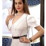 Diksha Panth Instagram - Be like a diamond, precious and rare🥰 not like a stone found everywhere! Jewellery : @divajewelsmumbai Event : @marksmediacommunications Park Hyatt Hyderabad