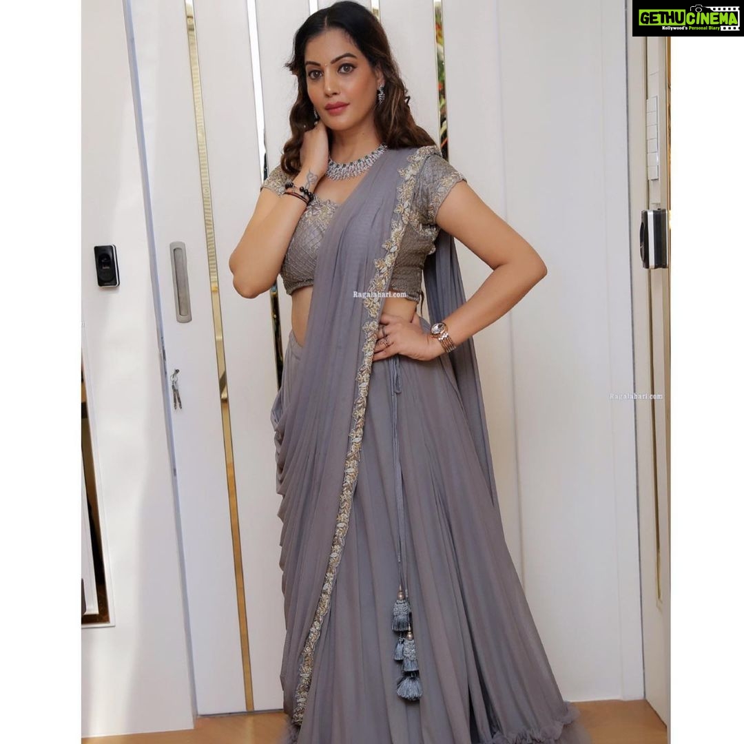 Diksha Panth - 13.9K Likes - You may never be good enough for everybody, but you will always be the best for somebody😀♥️ #swipeleft
Jewellery @shivraj_jewellers
Outfit @arka_by_divya_kanigalupula
Event @marksmediacommunications