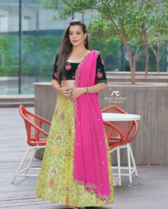 Diksha Panth Instagram - Be okay with waiting alone until you’re VALUED😊

 #instalike #instadaily #instamood #loyalty #diikshhapanth #follow #instagram  #followme 

PC : @akashchatlaniphotography 
Outfit : @kavya_pooja_designstudio 
MUA : @rjsplendour_makeup_artistry
Shoot coordinator : @navneeth_bhansali