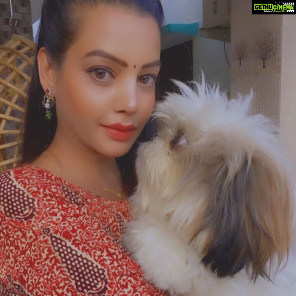 Diksha Panth Instagram - I just want someone who looks at me the way max looks at me☺️ #love #peace #loyalty #berealbetrue #doglover #follow #instagram #followers #instadaily #deekshapanth