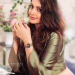 Diksha Panth Instagram - Be that kind soul that makes everybody feel like somebody🥰 #love #peace #loyalty #berealbetrue #deekshapanth #instagram #follow #instadaily #followers PC : @arshalphotography