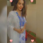Diksha Panth Instagram – सादगी से महँगा कोई गहना नहीं है, शायद इसीलिए हर किसी ने इसे पहना नहीं है! #दीक्षा