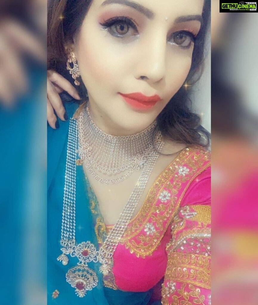 Diksha Panth Instagram - It’s ok to be a little obsessed with jewellery♥️ Jewellery : @malabargoldanddiamonds Outfit : @arka_by_divya_kanigalupula
