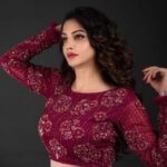 Diksha Panth Instagram - Look at all the beauty in your life and be happy💞 Blouse : @arka_by_divya_kanigalupula #love #peace #loyalty #berealbetrue #deekshapanth