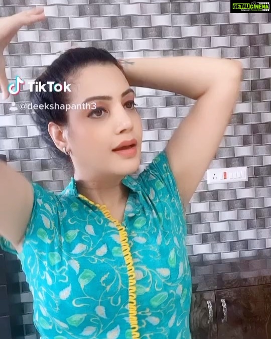 Diksha Panth Instagram - Next level bezzati😭 #tiktok #quarantinelife #deekshapanthmovies