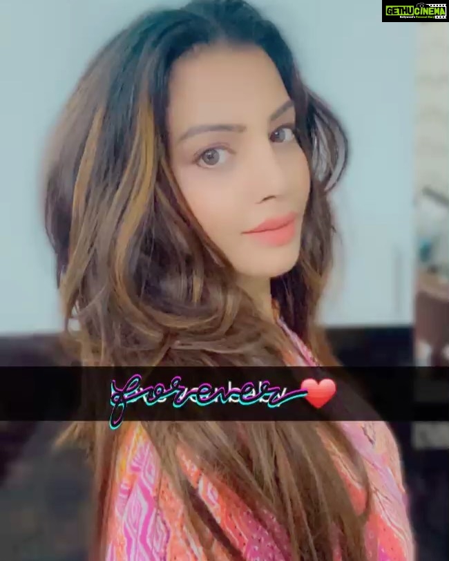 Diksha Panth Instagram - Save your heart for someone who cares♥️ #love #peace #loyalty #berealbetrue #deekshapanth #qurantinelife #follow